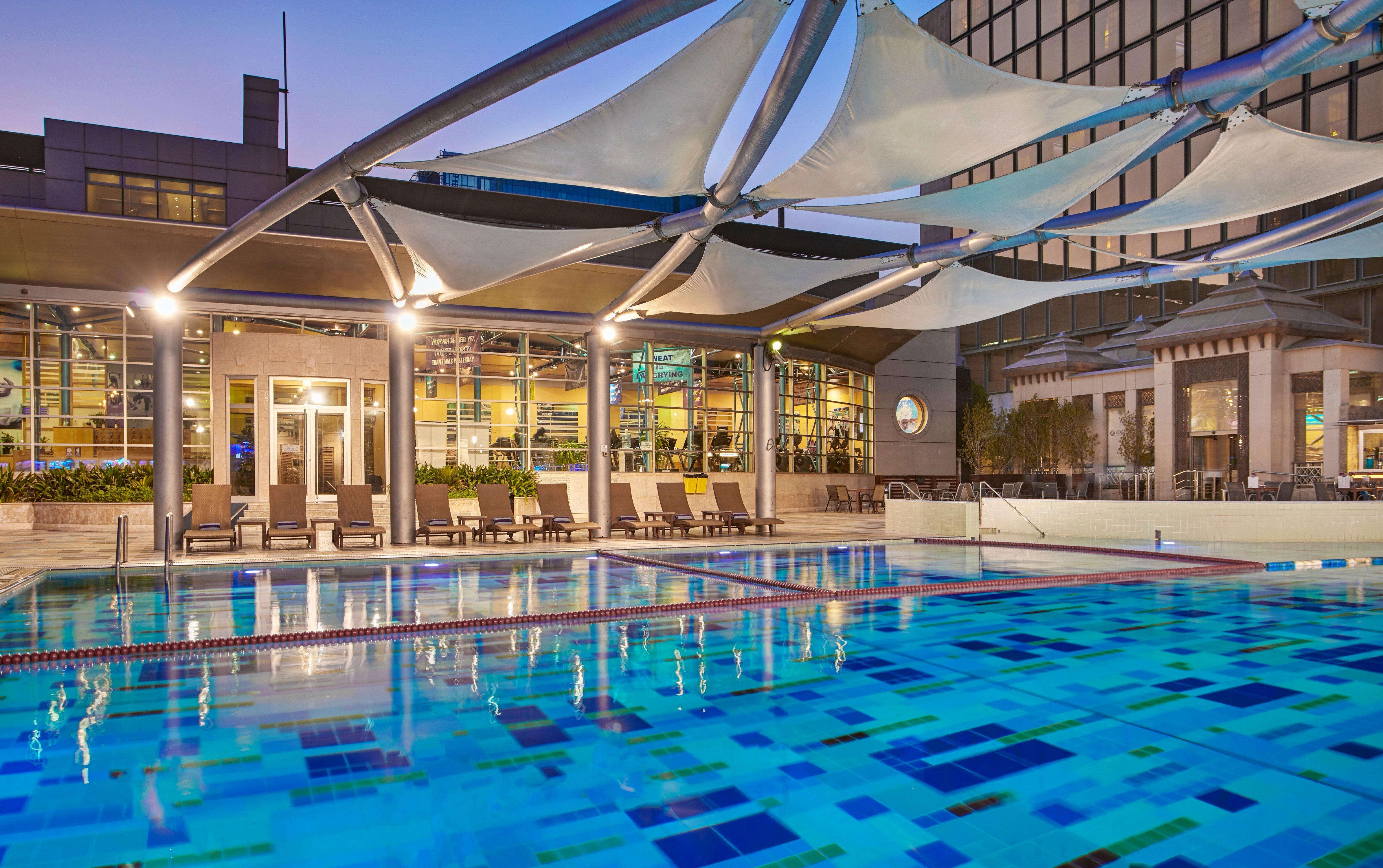 Holiday Inn Kuwait Al Thuraya City, an IHG Hotel Kuwait City Bagian luar foto
