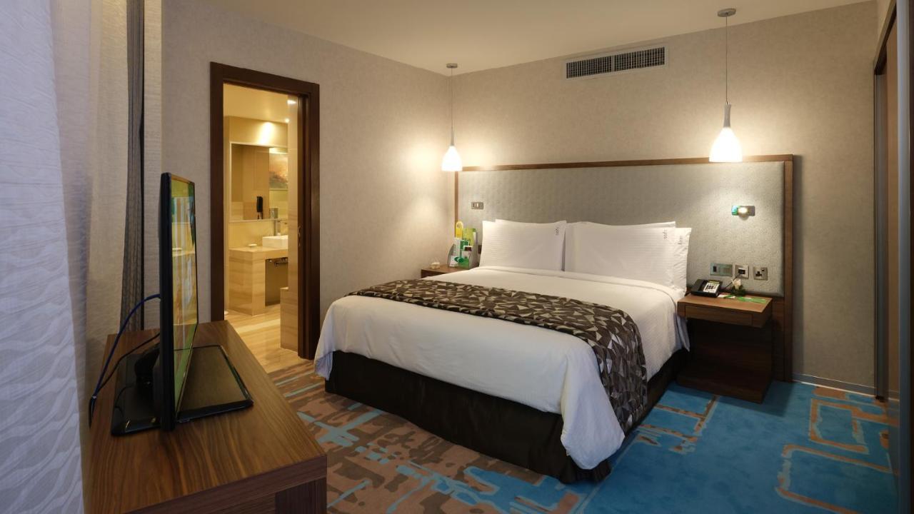 Holiday Inn Kuwait Al Thuraya City, an IHG Hotel Kuwait City Bagian luar foto