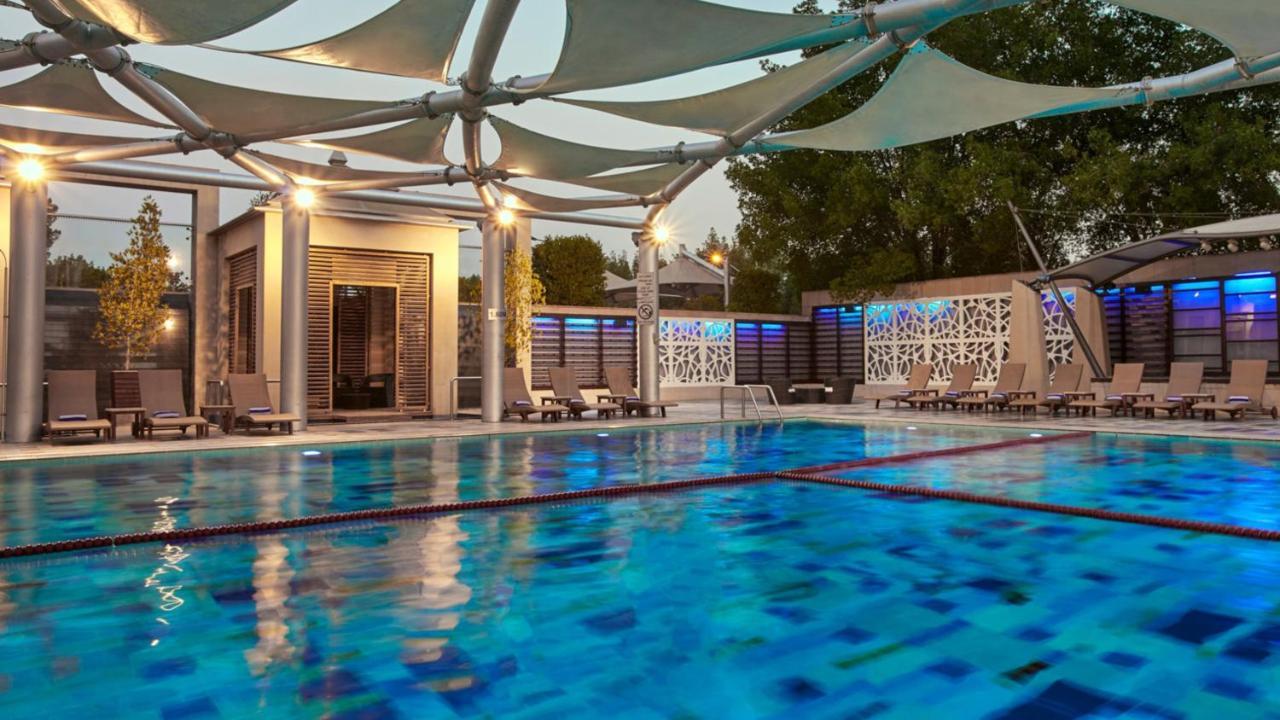 Holiday Inn Kuwait Al Thuraya City, an IHG Hotel Kuwait City Bagian luar foto