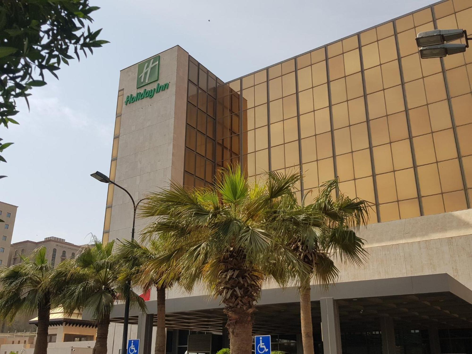Holiday Inn Kuwait Al Thuraya City, an IHG Hotel Kuwait City Bagian luar foto