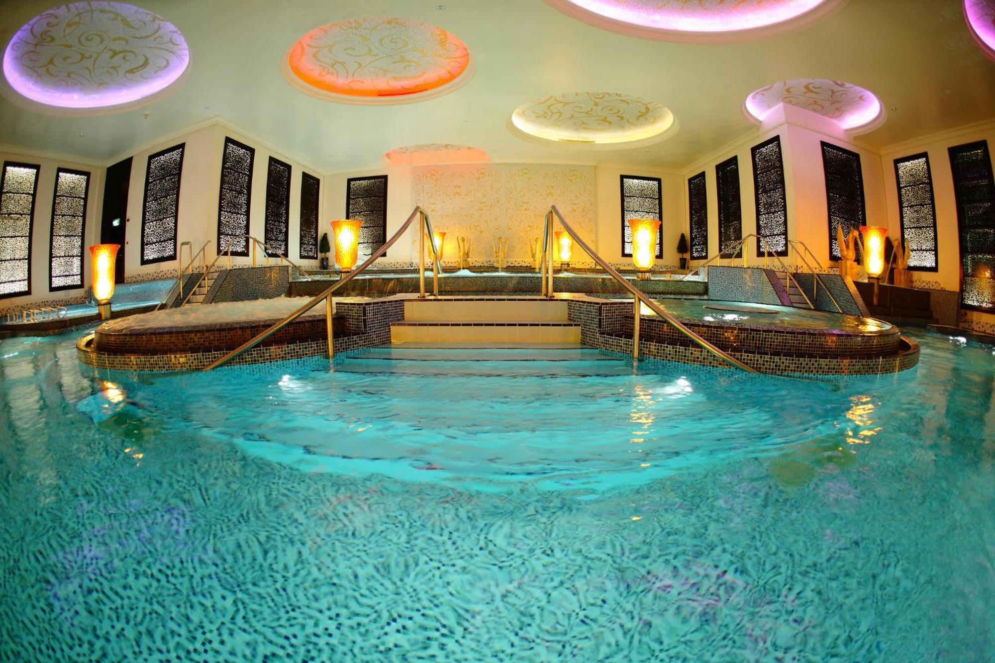 Holiday Inn Kuwait Al Thuraya City, an IHG Hotel Kuwait City Bagian luar foto