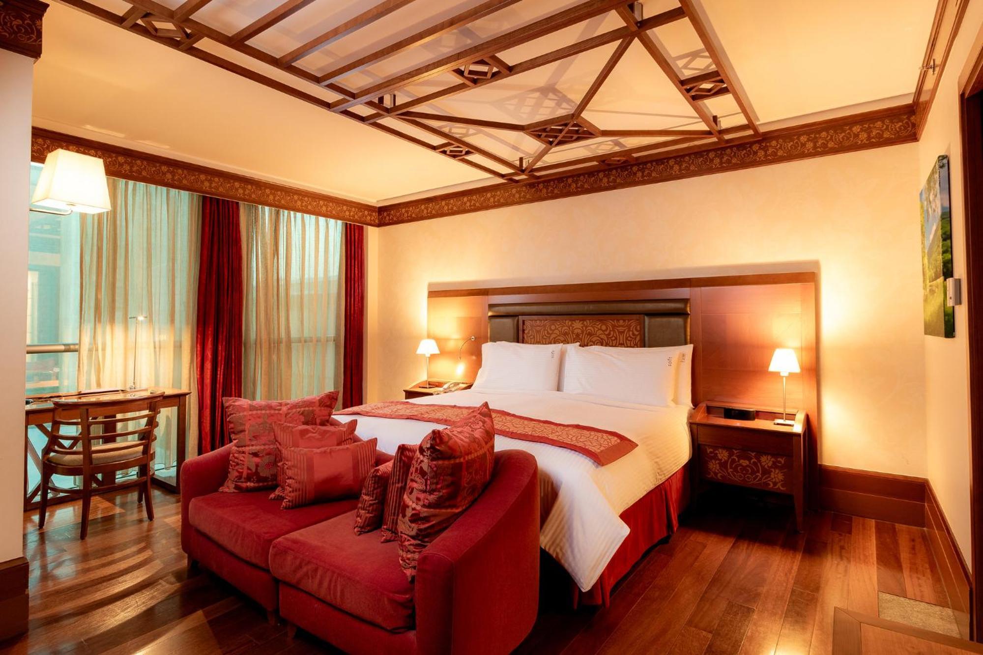 Holiday Inn Kuwait Al Thuraya City, an IHG Hotel Kuwait City Bagian luar foto