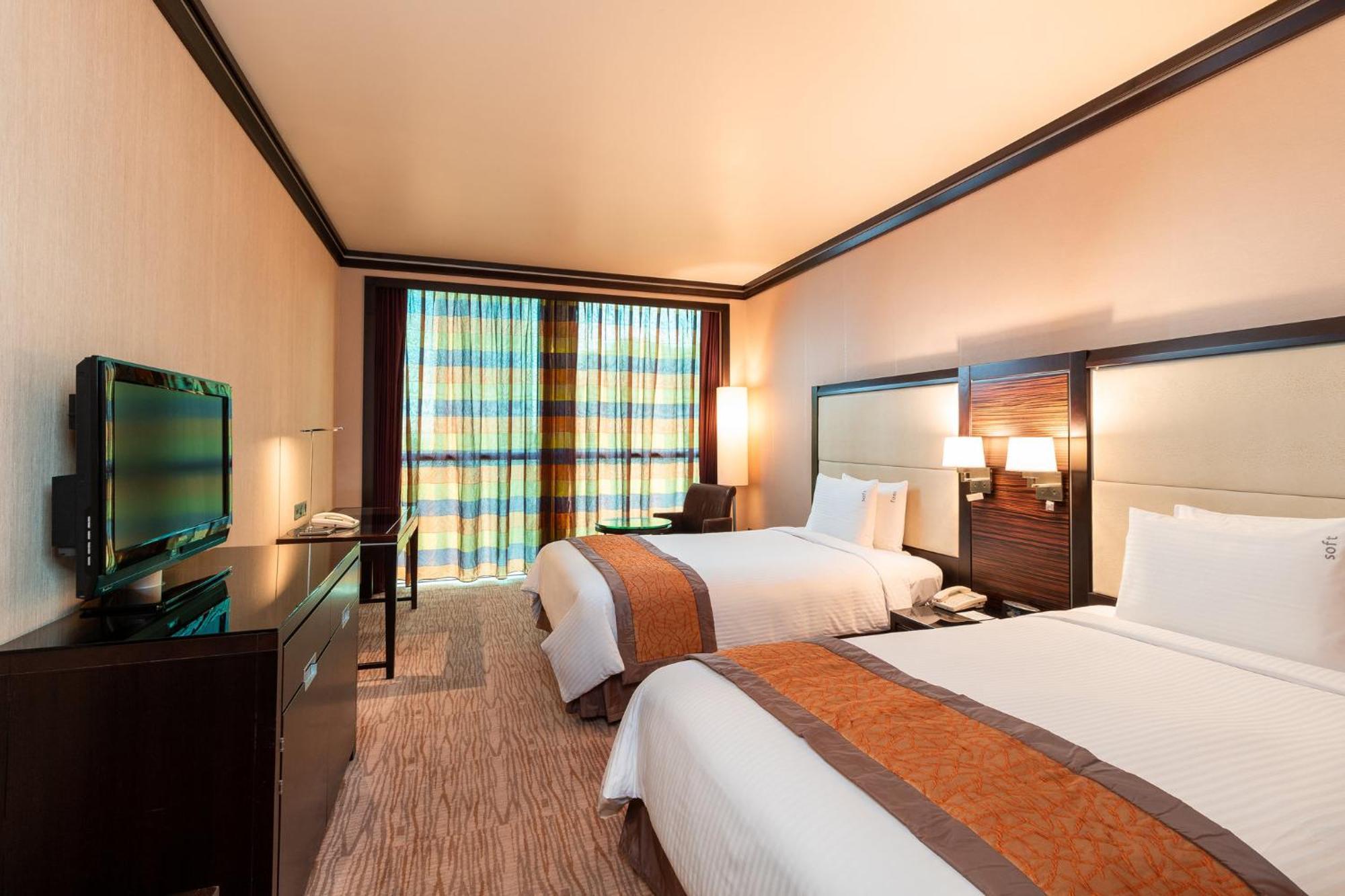 Holiday Inn Kuwait Al Thuraya City, an IHG Hotel Kuwait City Bagian luar foto