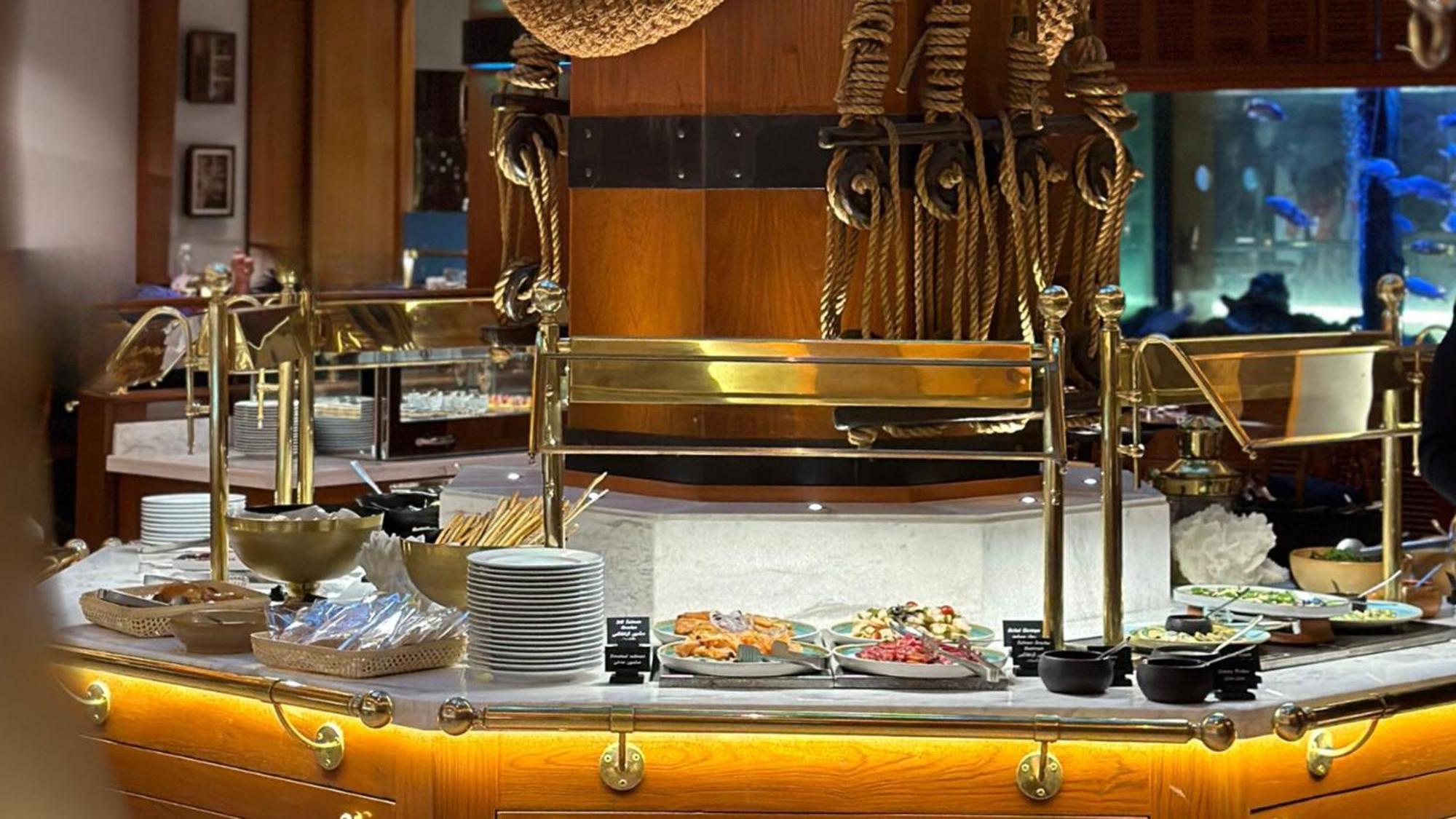 Holiday Inn Kuwait Al Thuraya City, an IHG Hotel Kuwait City Bagian luar foto