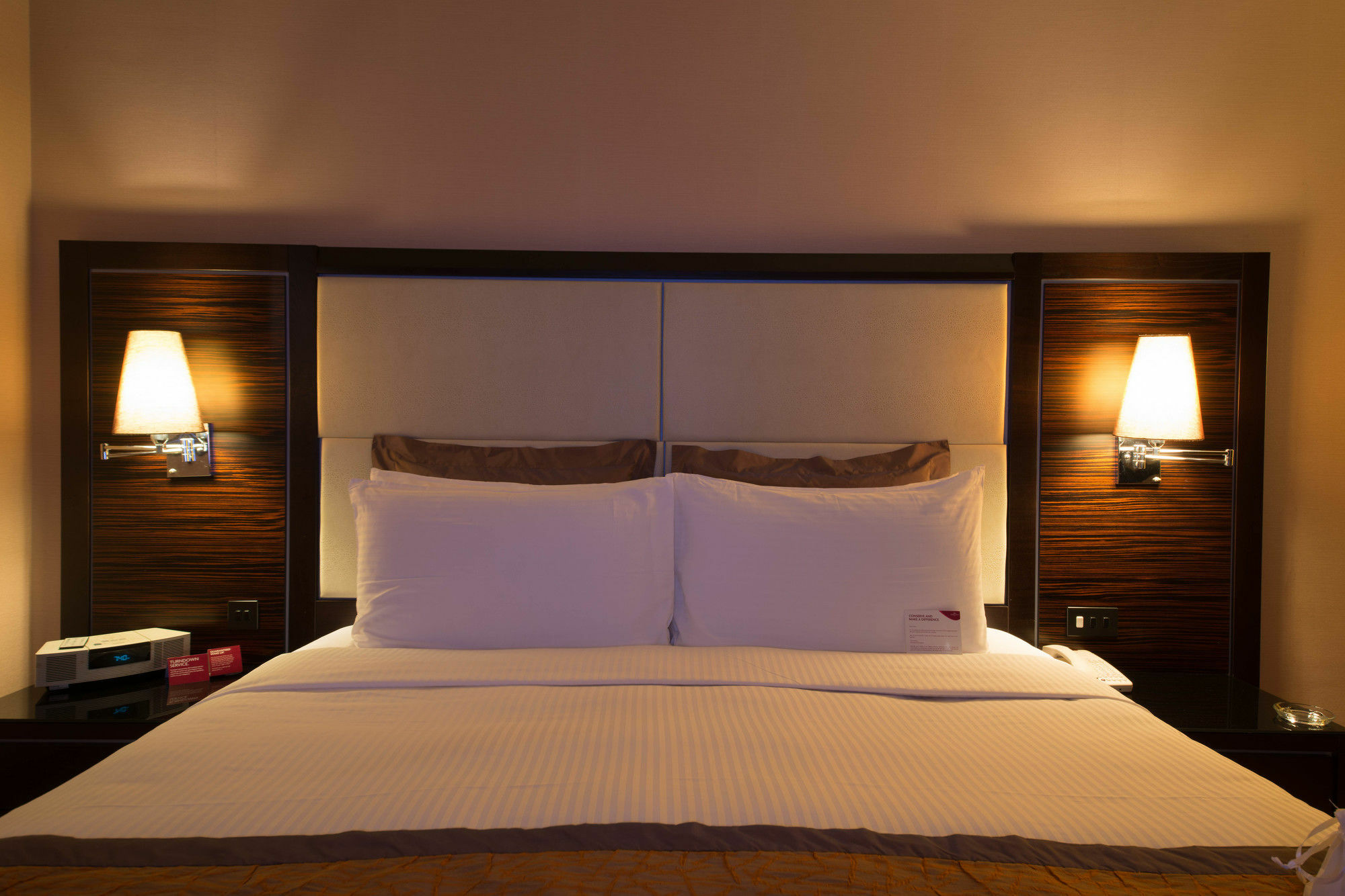 Holiday Inn Kuwait Al Thuraya City, an IHG Hotel Kuwait City Bagian luar foto